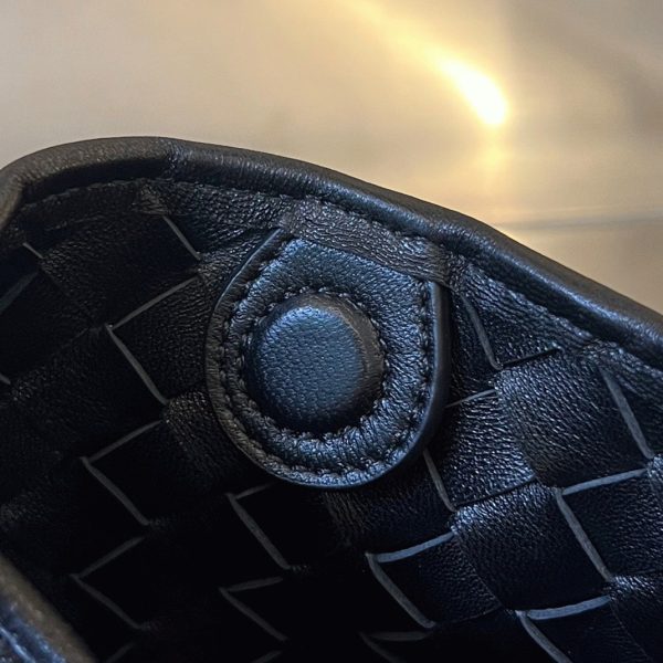 Faux mini sac Bottega Veneta Sardine en Noir – Image 2