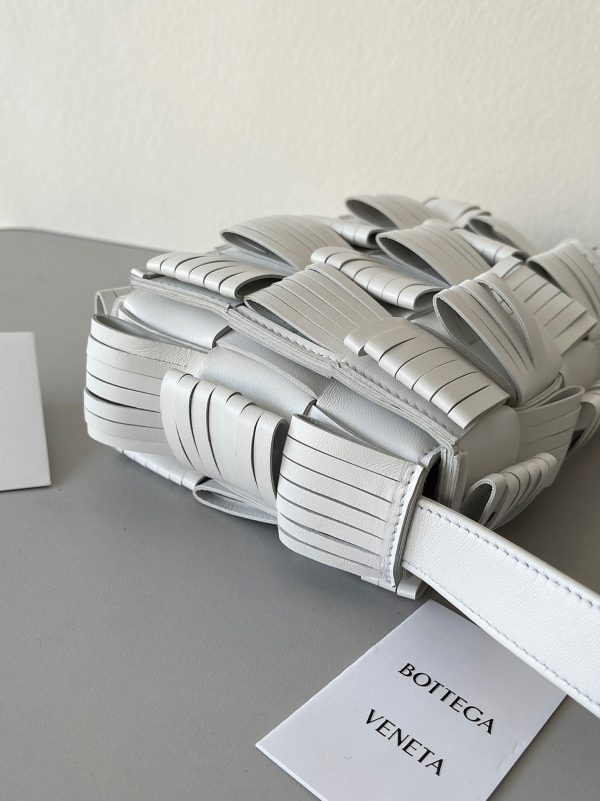 Réplique Sac Bottega Veneta Cassette à Franges en Blanc – Image 4