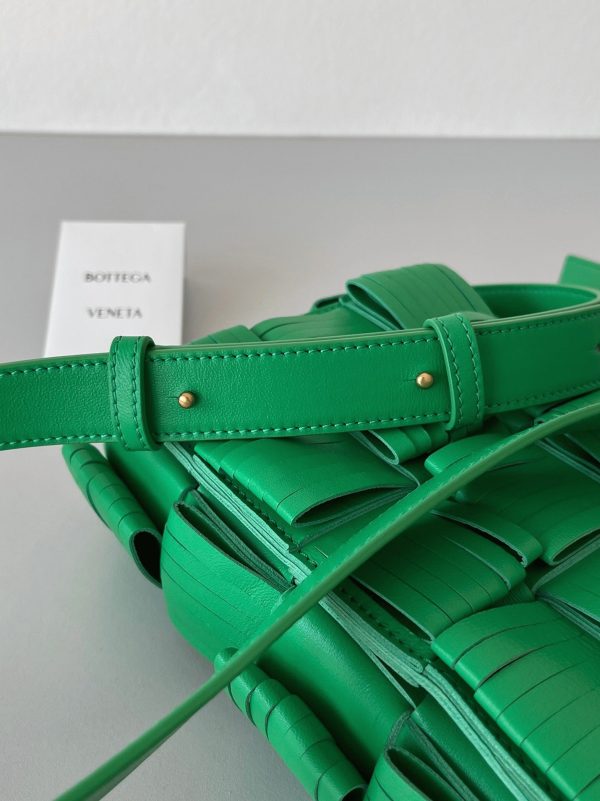 Contrefaçon Sac Bottega Veneta Cassette à Franges en Perruche – Image 3
