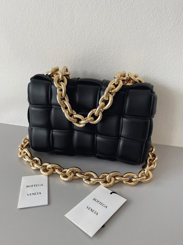 Fausse Bottega Veneta Chain Cassette en noir – Image 9