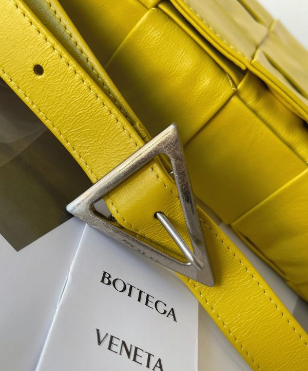 Réplique Sac Bottega Veneta Cassette en Jaune – Image 6