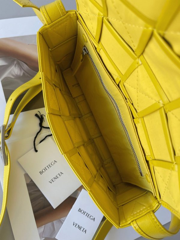 Réplique Sac Bottega Veneta Cassette en Jaune – Image 5