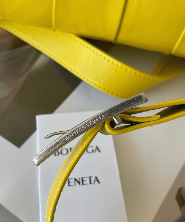 Réplique Sac Bottega Veneta Cassette en Jaune – Image 4