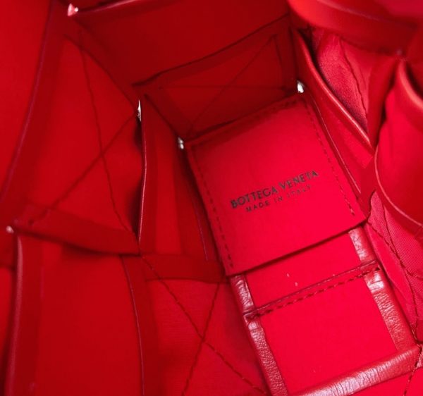 Contrefaçon Sac Bottega Veneta Cassette en Rouge – Image 9