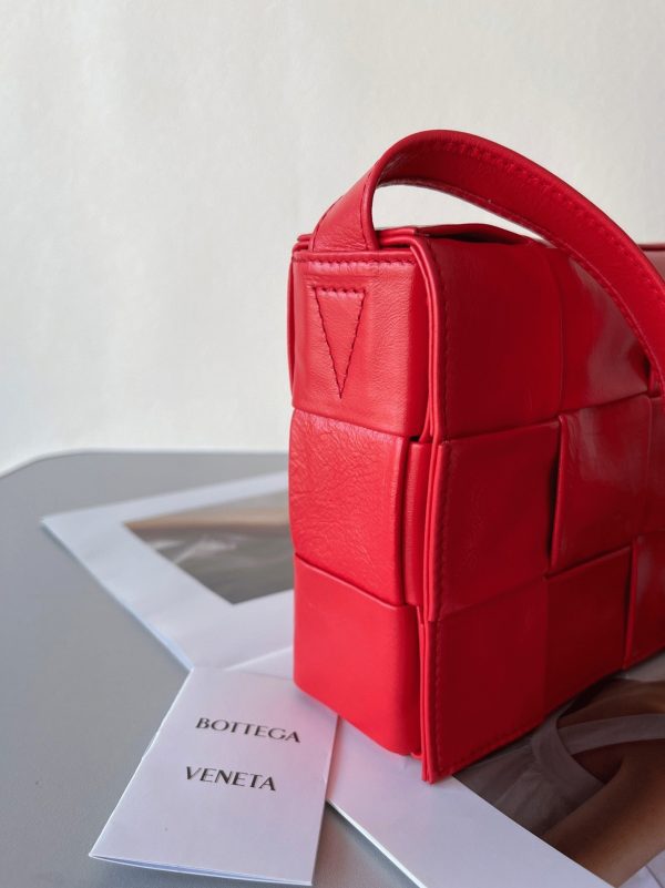 Contrefaçon Sac Bottega Veneta Cassette en Rouge – Image 8