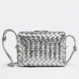 Faux Petit Sac Bottega Veneta Loop en Argent