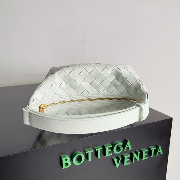 Fausse Bottega Veneta Mini Wallace Bag en Glacier – Image 10