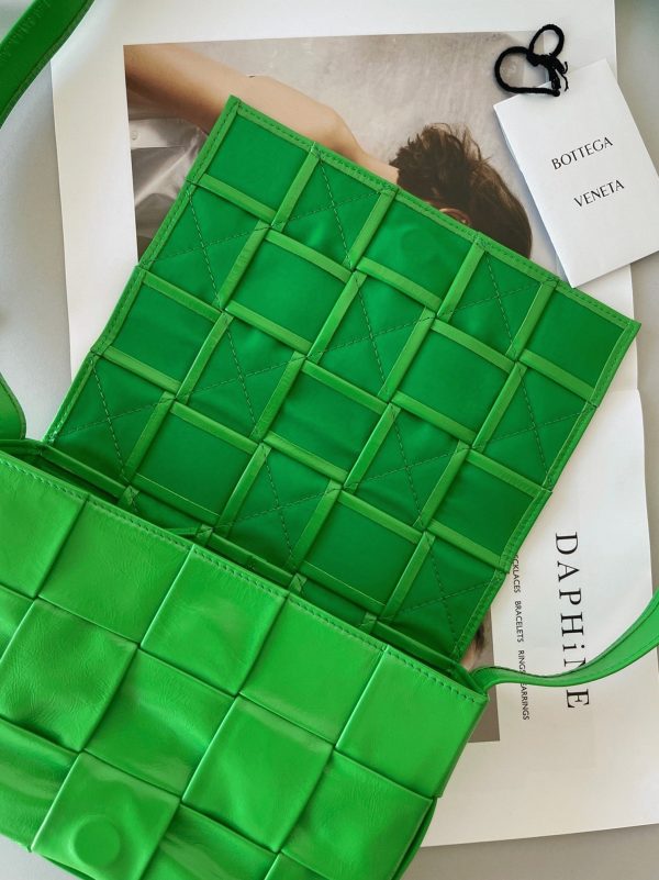 Contrefaçon Sac Bottega Veneta Cassette en Perruche – Image 6