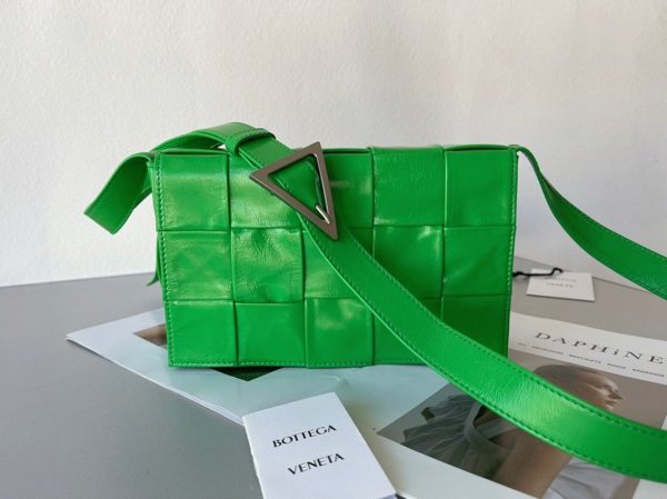 Contrefaçon Sac Bottega Veneta Cassette en Perruche – Image 5