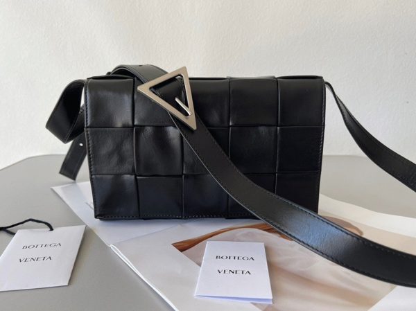 Faux Sac Bottega Veneta Cassette en Noir – Image 8