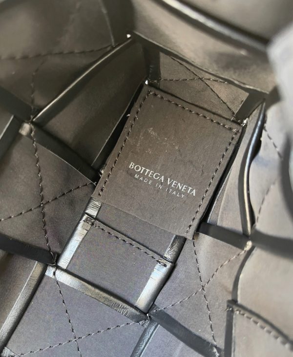 Faux Sac Bottega Veneta Cassette en Noir – Image 7