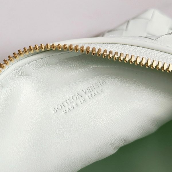 Fausse Bottega Veneta Mini Wallace Bag en Glacier – Image 8