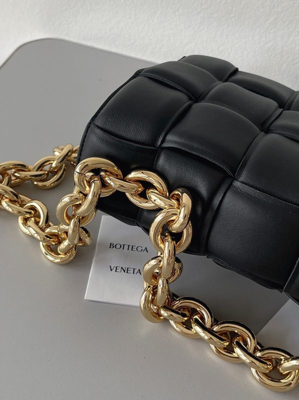 Fausse Bottega Veneta Chain Cassette en noir – Image 5