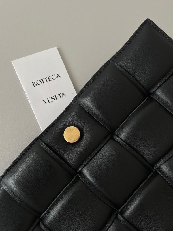 Fausse Bottega Veneta Chain Cassette en noir – Image 4