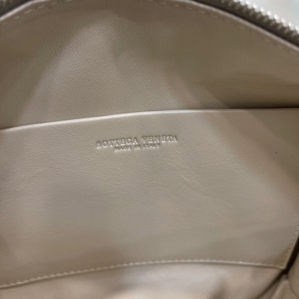Faux Petit Sac Bottega Veneta Loop en Argent – Image 3