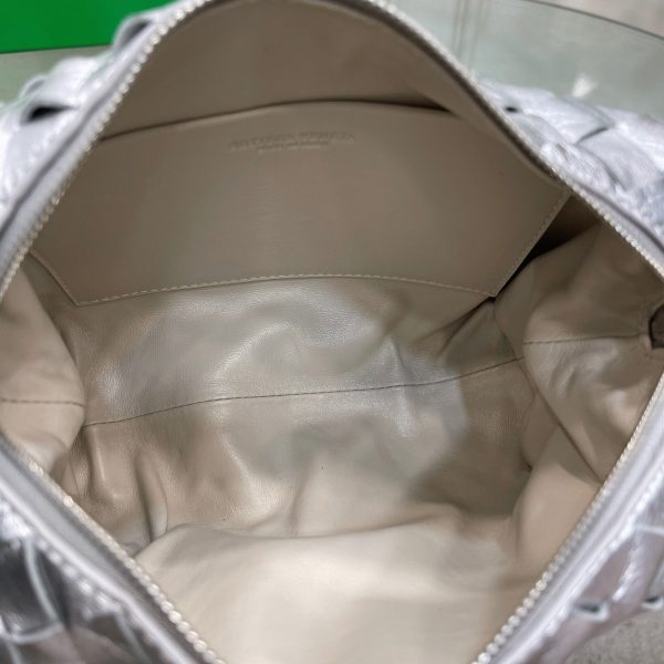 Faux Petit Sac Bottega Veneta Loop en Argent – Image 2