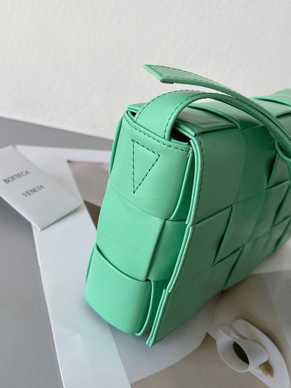 Contrefaçon Sac Bottega Veneta Cassette en Fontaine – Image 5