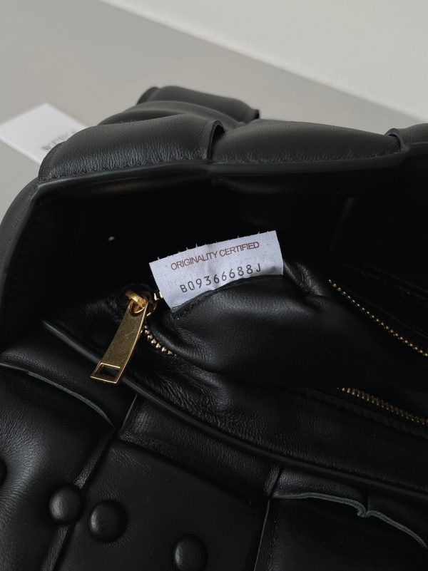 Fausse Bottega Veneta Chain Cassette en noir – Image 10