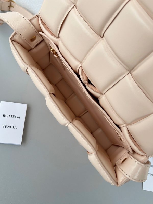 Réplique du sac Bottega Veneta Padded Cassette en Melon – Image 7