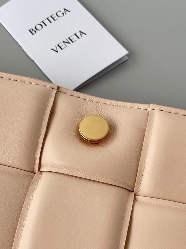 Réplique du sac Bottega Veneta Padded Cassette en Melon – Image 3