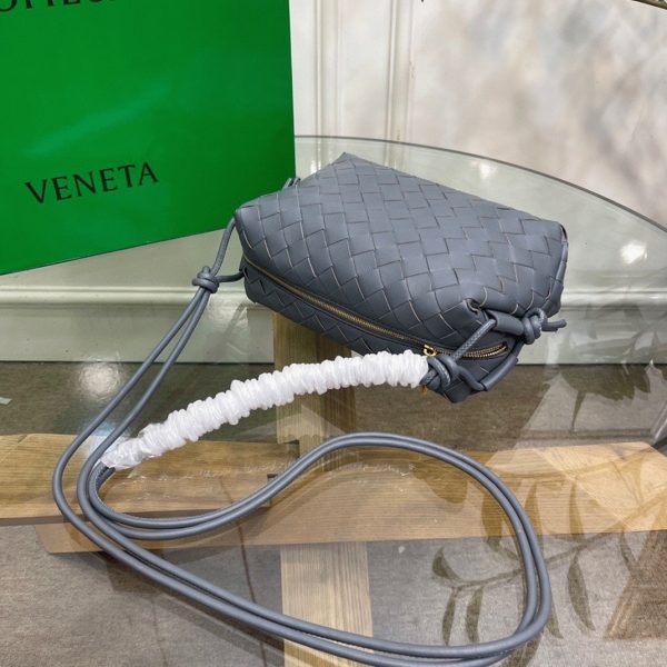 Réplique Petit Sac Bottega Veneta Loop en Gris – Image 7