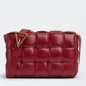 Fausse Bottega Veneta Padded Cassette en rouge foncé