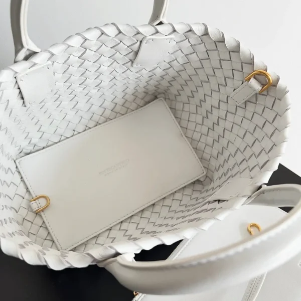 Réplique du sac Bottega Veneta Cabat Mini en cuir d’agneau intrecciato blanc – Image 9