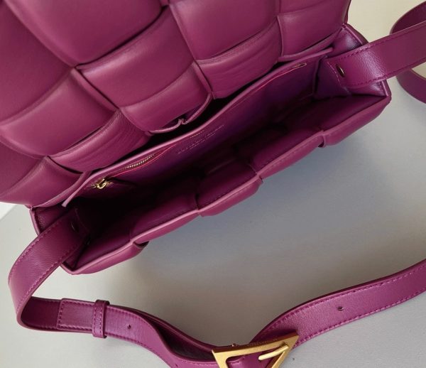Imitation du sac Bottega Veneta Padded Cassette en Cinnabar – Image 7