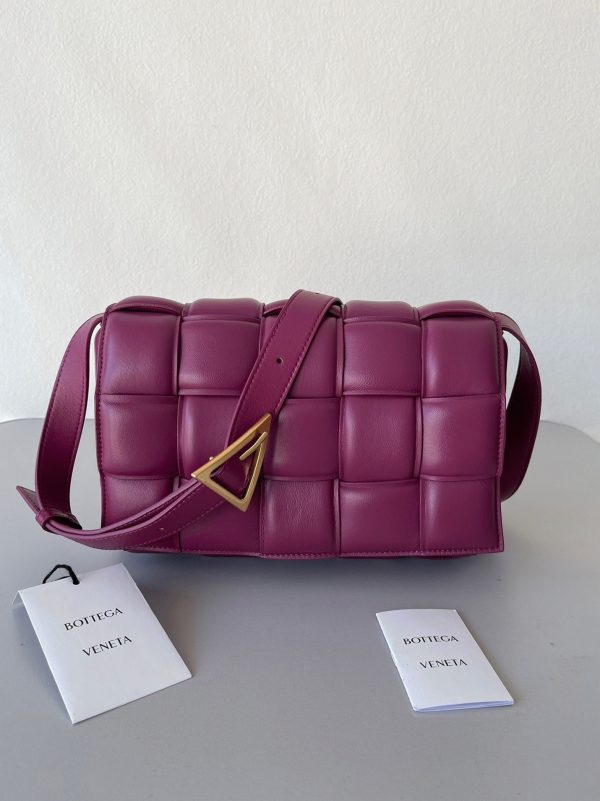 Imitation du sac Bottega Veneta Padded Cassette en Cinnabar – Image 4