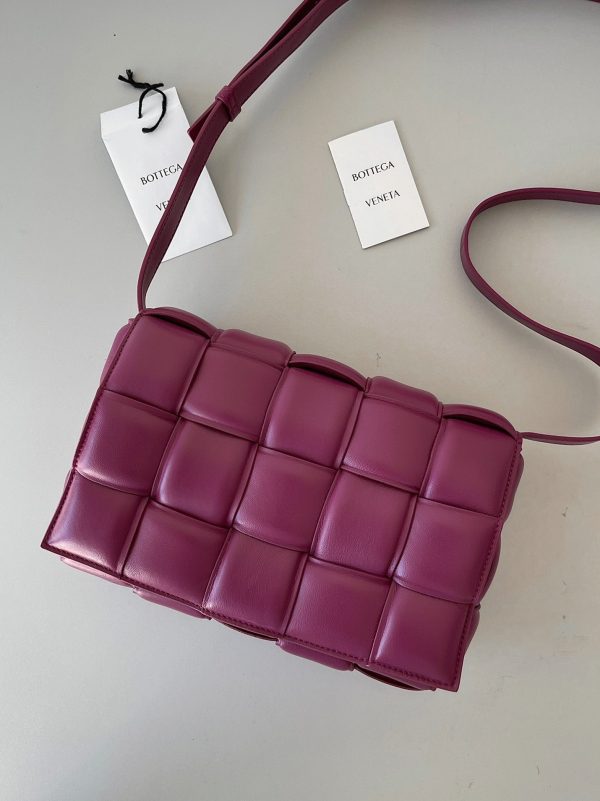 Imitation du sac Bottega Veneta Padded Cassette en Cinnabar – Image 3