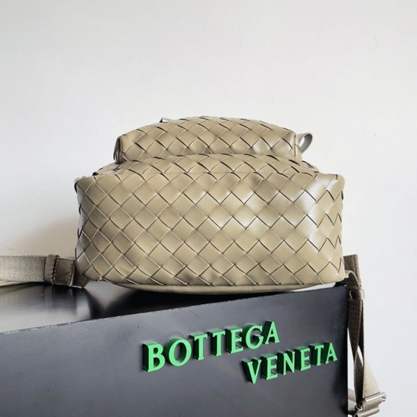 Contrefaçon Bottega Veneta Small Backpack en Taupe – Image 4