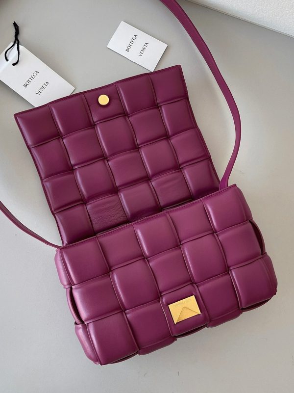 Imitation du sac Bottega Veneta Padded Cassette en Cinnabar – Image 9