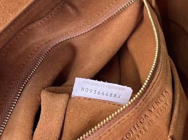 Réplique du sac Bottega Veneta Arco Medium en caramel – Image 6