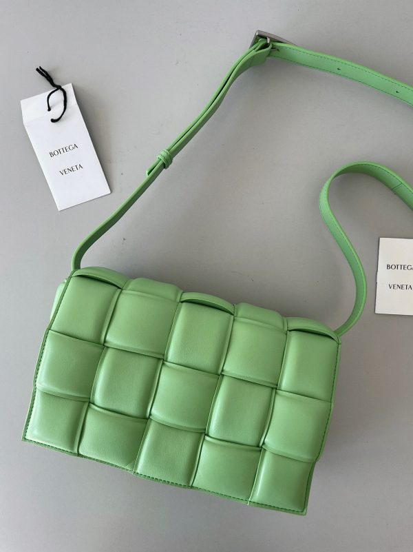 Réplique Sac Bottega Veneta Padded Cassette en Vert Acide – Image 7