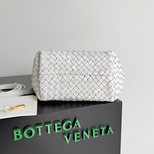 Réplique du sac Bottega Veneta Cabat Mini en cuir d’agneau intrecciato blanc – Image 5