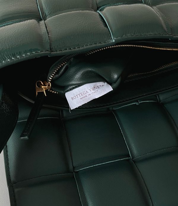 Faux Sac Bottega Veneta Padded Cassette en Vert – Image 8