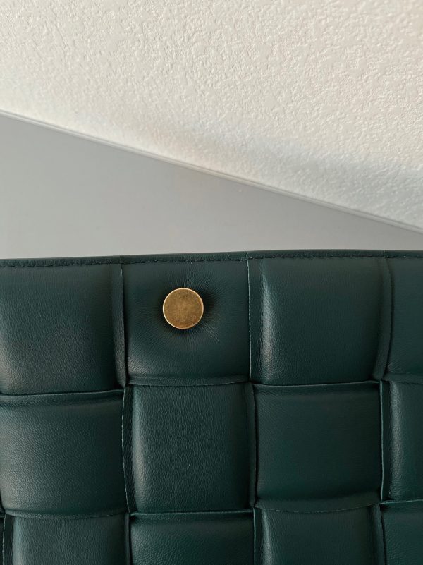 Faux Sac Bottega Veneta Padded Cassette en Vert – Image 5