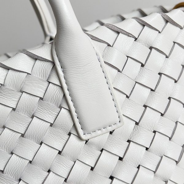 Réplique du sac Bottega Veneta Cabat Mini en cuir d’agneau intrecciato blanc – Image 4