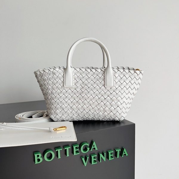 Réplique du sac Bottega Veneta Cabat Mini en cuir d’agneau intrecciato blanc – Image 3
