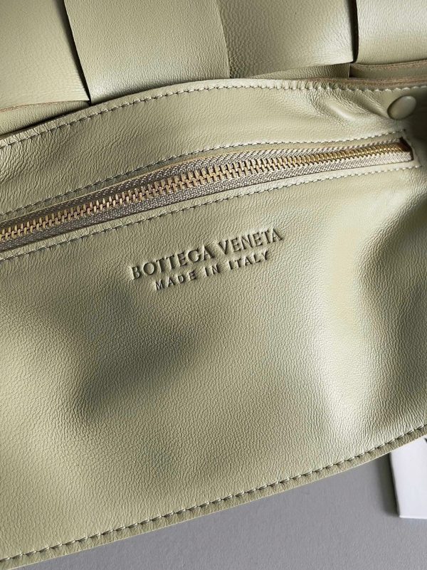 Réplique du sac Bottega Veneta Cassett en Travertine – Image 9