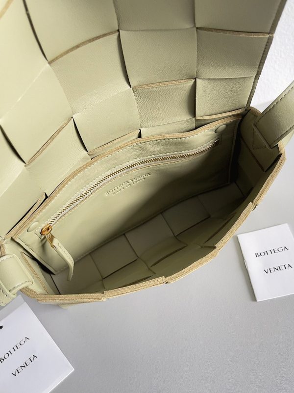 Réplique du sac Bottega Veneta Cassett en Travertine – Image 8