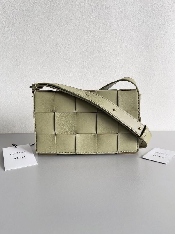 Réplique du sac Bottega Veneta Cassett en Travertine – Image 5