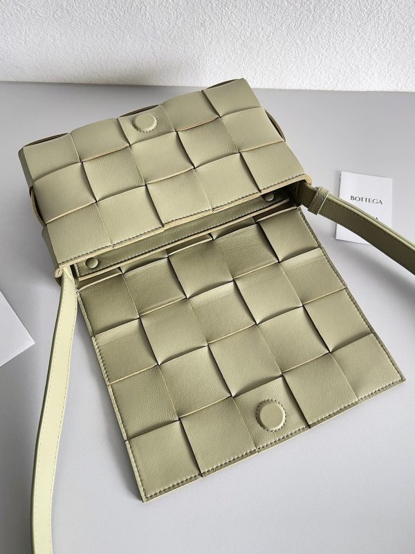 Réplique du sac Bottega Veneta Cassett en Travertine – Image 2