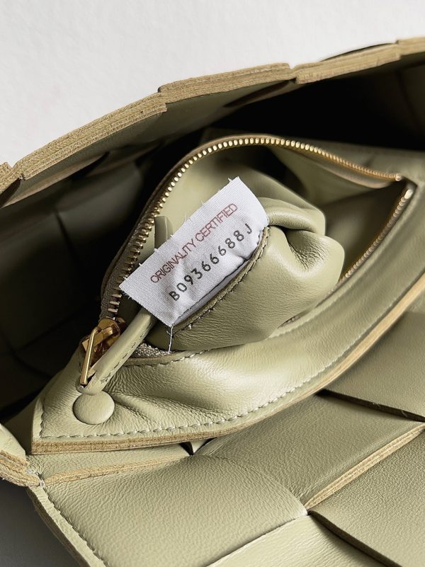 Réplique du sac Bottega Veneta Cassett en Travertine – Image 10