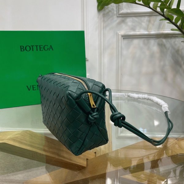 Contrefaçon Petit Sac Bottega Veneta Loop en Raintree – Image 7