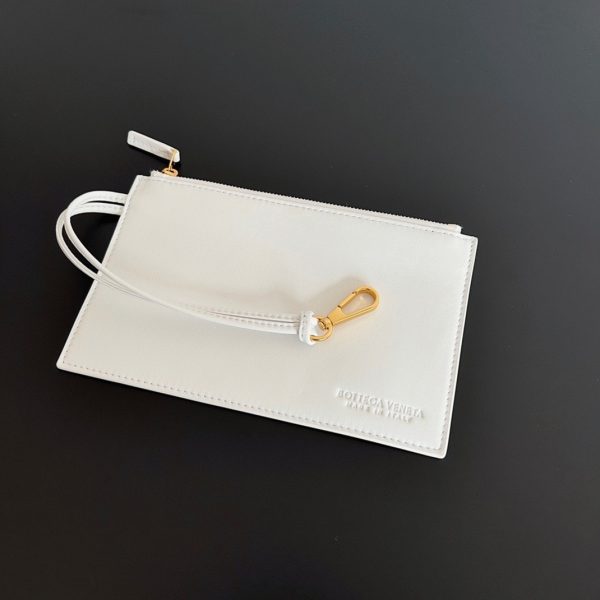 Réplique du sac Bottega Veneta Cabat Mini en cuir d’agneau intrecciato blanc – Image 2