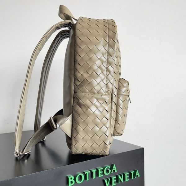 Contrefaçon Bottega Veneta Small Backpack en Taupe – Image 10