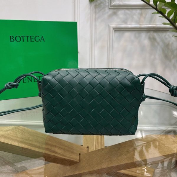 Contrefaçon Petit Sac Bottega Veneta Loop en Raintree – Image 6