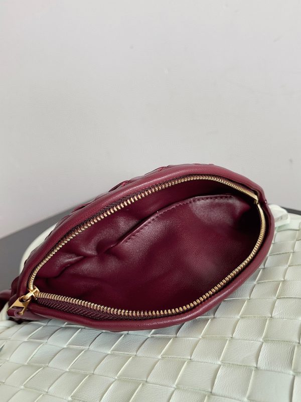 Contrefaçon petit sac Bottega Veneta Gemelli en Glacier/Barolo – Image 3