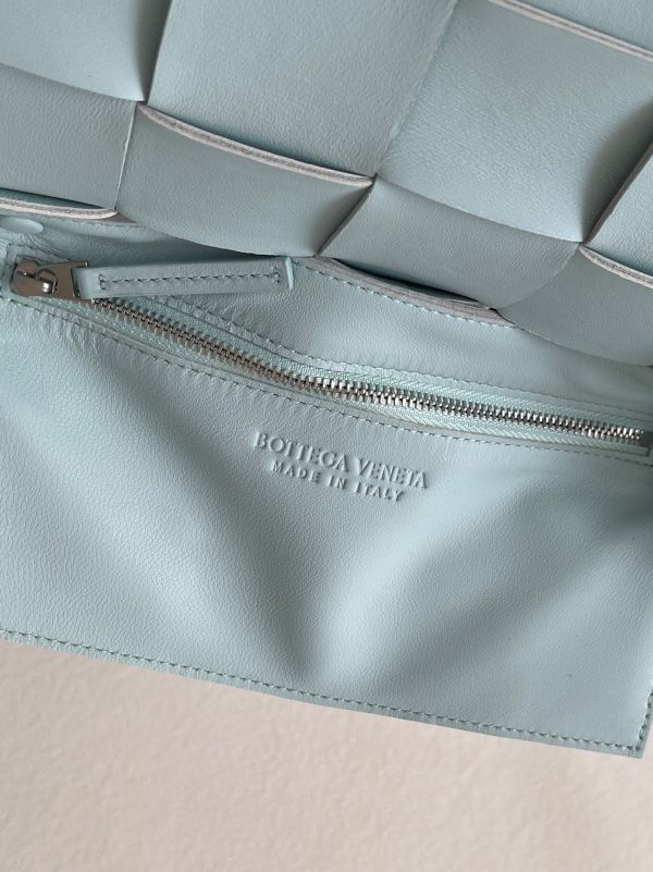 Réplique du sac Bottega Veneta Cassett en Teal lavé – Image 9